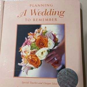 Book - PLANNING A WEDDING TO REMEMBER by  Beverly Clark